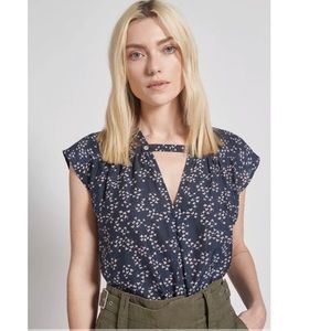 Current/Elliott short sleeved sky blouse